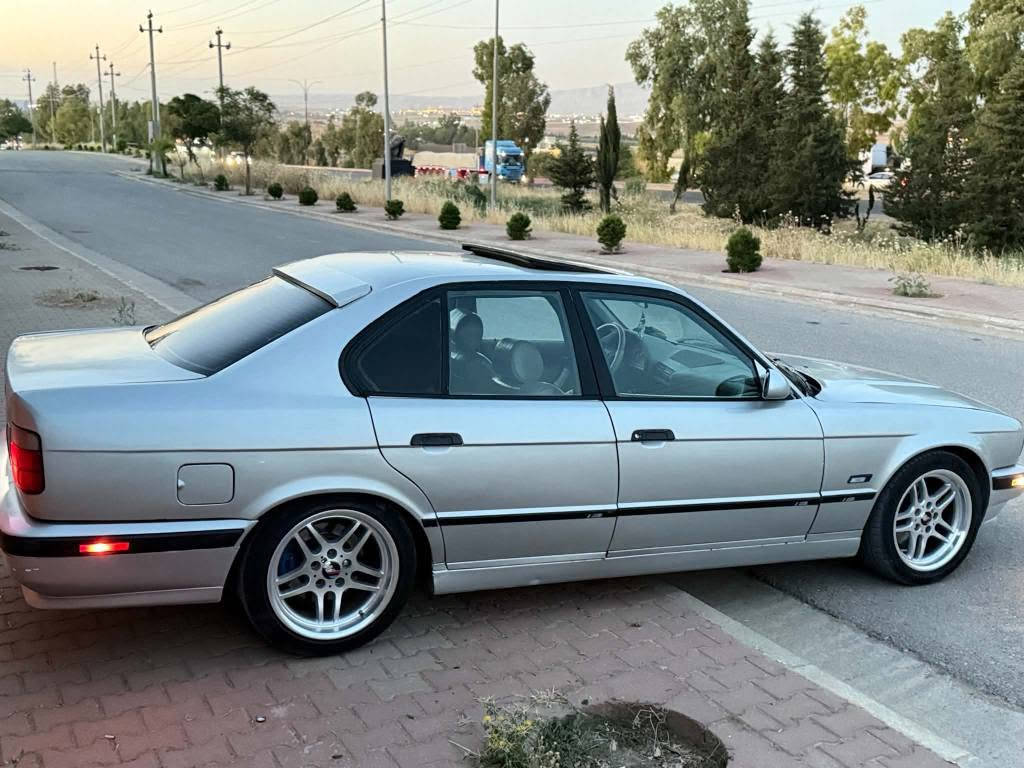 BMW525
مۆدێل1993 ئۆتۆماتیک ئاڕم هەولێر ناو فۆڕمیکا کوشن جلد دووجام کارەبا گێڕ مەکینە بەشەرد پێش پان سوکان پەپولە *********** السليمانية, العراق
