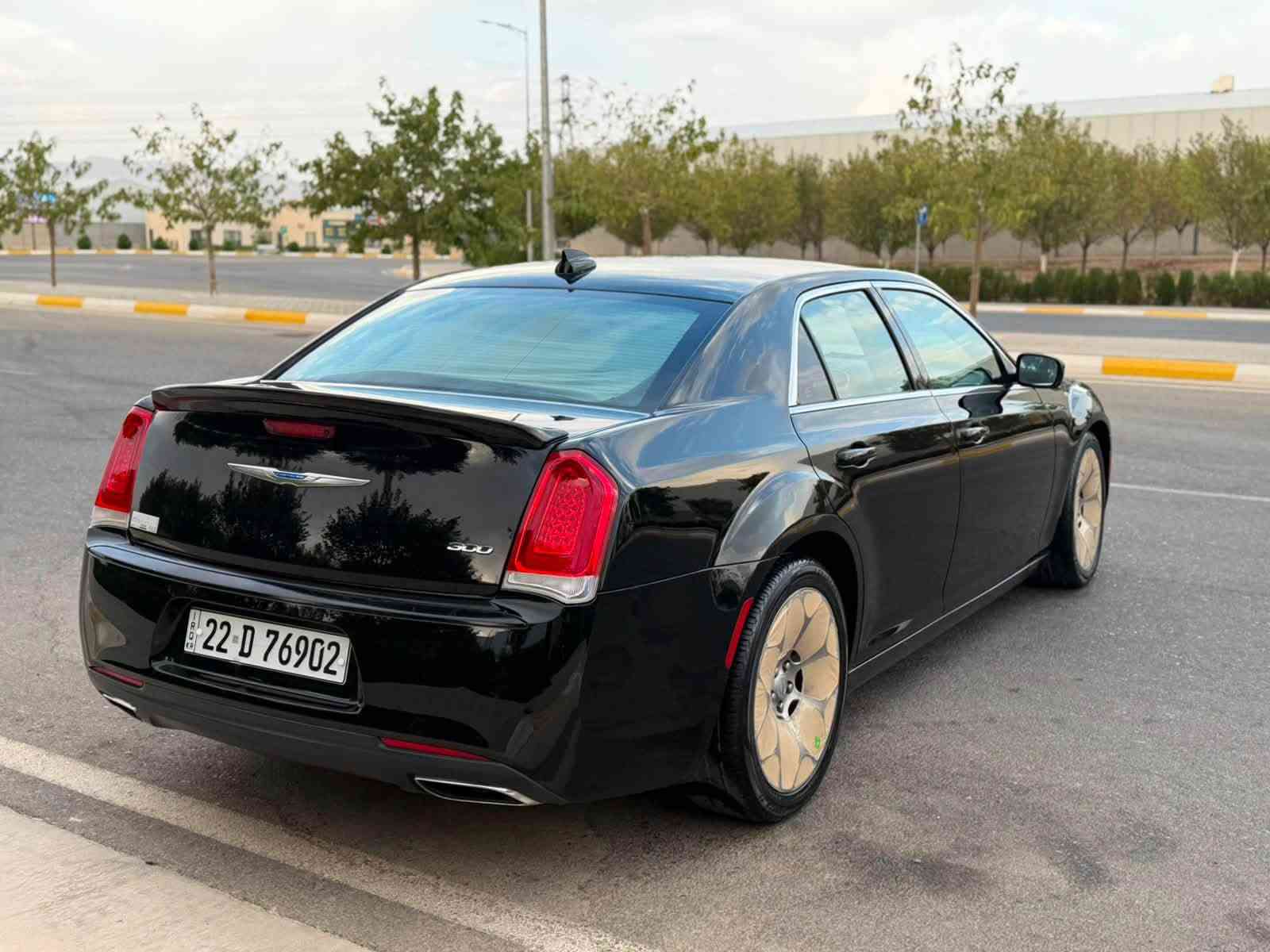 ﷽
ارخص سعر  196$ قفل🔏🔥🔥👋🏻👋🏻

                              CHRYSLER 300 TOURING 2018
▫️كرايسلر  موديل 2018 تورينك
🔹سيارة كلين تايتل فول مواصفات ماعدا پانوراما

▫️محرك V6 3.6L سته سلندر ✅
🔹كير و محرك بشرط مامفتوح📦✅
بدون صوت و بدون صرف بدون خلل شرط فحص
🔹ماشية 74 الف حقيقي📦📦

🔹سيارة جديد داخل و خارج كل على وضع بلادي 
▫️سيارة لايت و ويل كل محدث S

▫️سيارة كلين تايتل  
🔹مكفولة كفالة عامة دعامي للدعامي بشرط✅
🔹 بدون صبوغ  و بدون شخت و رصعات
🔹سيارة حيل حيلوة جديد جديد ماشاالله📦📦

▫️مواصفات ليمتد
( بصمة . شاشه كبير  .  تشغيل عن بعد . كشن جلد  . كشن كهربا . تبريد مركزي . لايت ليد و زينون  . تحكم ستيرن . تحديد سورعة . بعد هواي مواصفات )

◽️اربع تاير ويل جديد ويل حجم 20 S
🔹سيارة شرط بدون اى نواقص گير و محرك و حدادي و كاهرباى كل بشرط
🔹سنوي و رقم و هزة جديد سنوي بأسمي
🔹 نفسي يوم / تحويل و كاله حاظر
🔹 مكان_🌆 سليماني

◽️سعر_ 196$ قفل 🔐🔥
◽️موبايل_ *********** 
                  *********** واتساب
___________________________________
