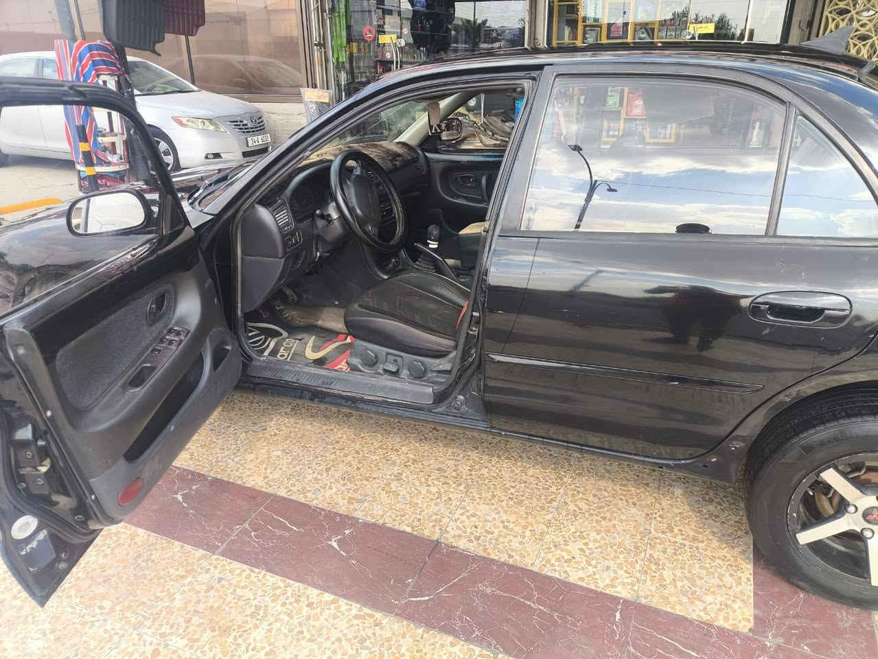 مستبوشي كالنت بزون مستعجل على البيع سيارة حلوى وكاعدة تبريد ثلج تدفئة نار محرك ٦ شرط لا صرف ولا نفخ كير عادي رقم انكليزي بأسمنا السعر ٣٥ وبيها مجال مكانها الموصل ***********
