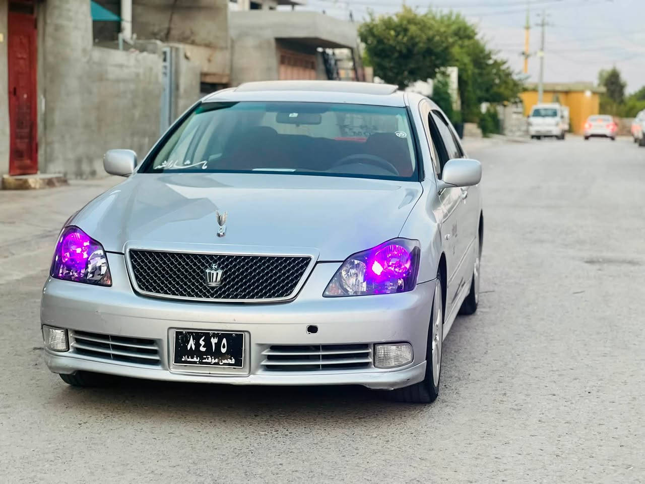 شاهینە مووس 2005
گێڕ کەورە مەکینە گەورە
182
ناوڕەش ساج سوور 
فوول .
سڵایت.
جڵد هیتەر
سێ دووگمە  
کامل مەسرەف .
ساردوو گەموو بریکی بەسراوە .
تەقەو ڕەقەی نییە .
كۆدی هەیە 
دوو پەڵا بۆیاخی ئەورووپای هەیە 
سعری 66گەڵاو مەجال.
بۆ قووفڵی تەلەفوون مەکە
***********.

***********سەیسایەق
