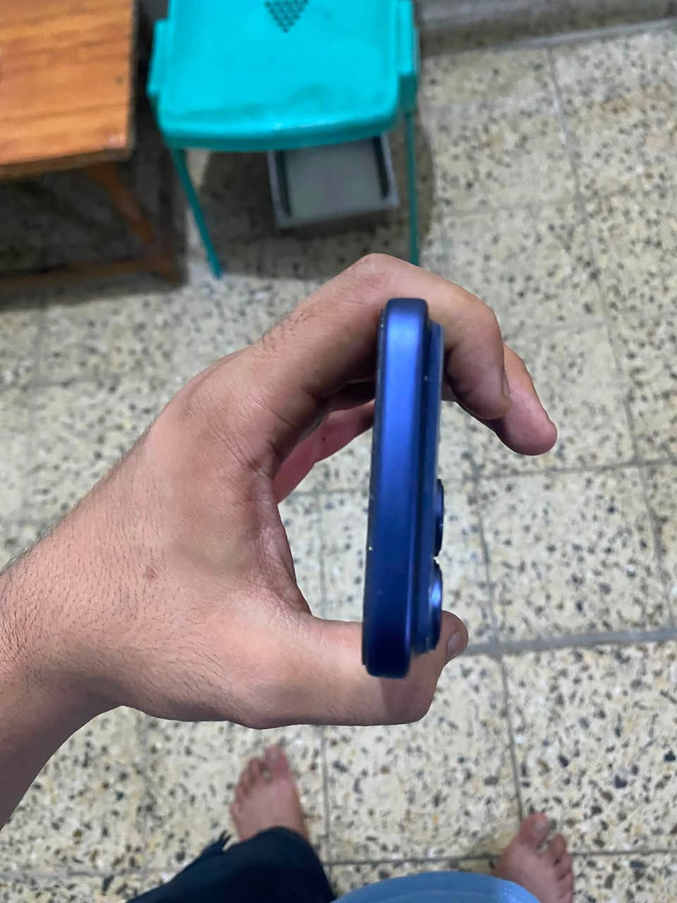 ايفون 17 برو ماكس لون نيلي ضمان ماستر سنتين مو سنه مشحون 62 ذاكرته 256 كارتونته موجوده كيبله بعده ممفتوح اي خدش مابي نضيف كلش اخو الجديد قيم واخذ بل يرضي الله مكاني بغداد الدوره *********** واتساب فقط
