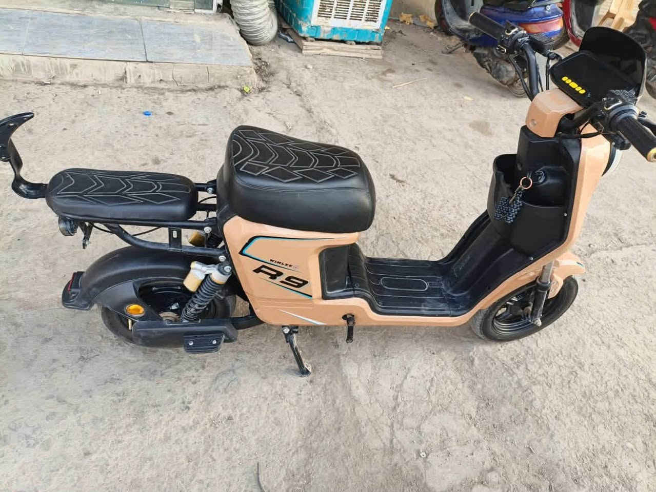 R9 • ما بيها نقص • مشكلة خلفية