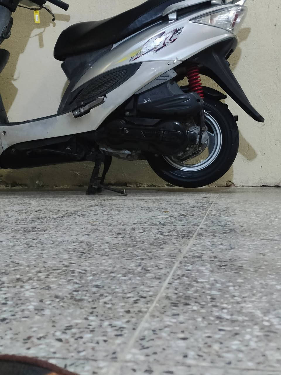 السلام عليكم دراجه كامكو جي فور دراجه أي نقص مابيه من كلشي شغاله كهربائيات أي نقص مابيه وكلشي اكو بلسوك السعر..... 850وبيه مجال العنوان نجف حي السلام  
للاستفسار....***********
