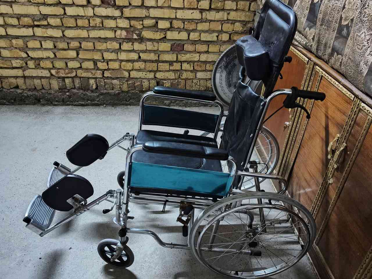 سلام عليكم عربانه للبيع ما مستخدمه سعره 100 بيه مجال شي قليل ما متواجد ع الفيس هذا رقمي ***********
