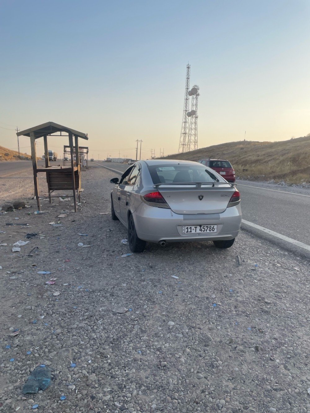 السلام عليكم للبيع فقط بروتون جن ٢ موديل ٢٠١٦ بدون صبغ بيها باب سايق مبدل نفس اللون 
ماشية ٩٩ الف سيارة جاهزة من كلشي مكينة كير كفالة بدون فتح بدون تبديل تبريد ثلج تخم تاير جديد داخلها كلش نظيف السيارة مال بيت بسمي رقم بغداد هزة وسنوية كلة جديد السعر ٧٢ وبي مجال كلش بسيط 
مكاني العامرية ***********