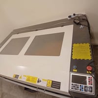 ماكنة CO2 • 130W • جديده