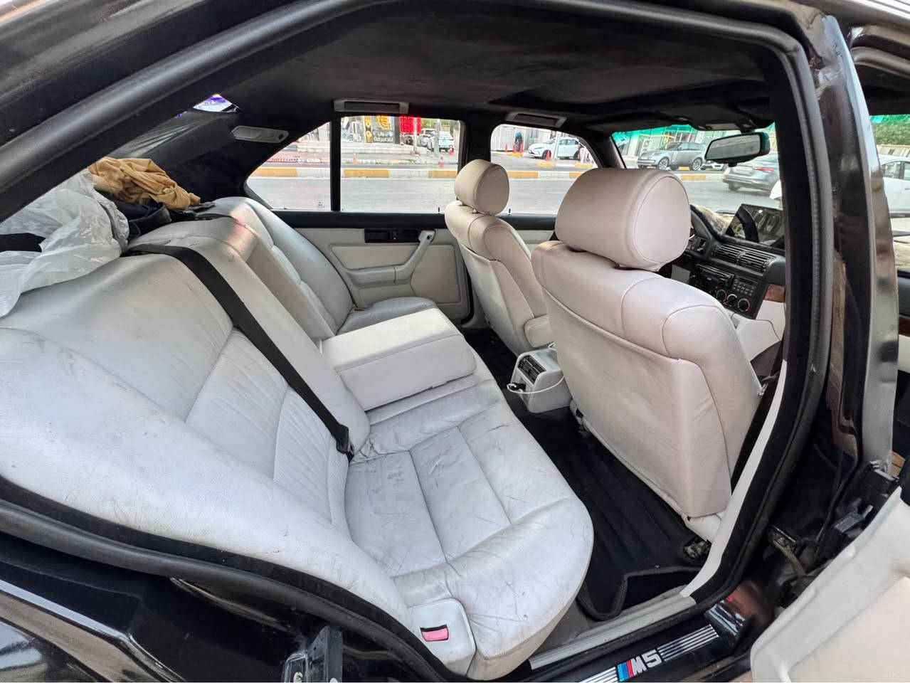 Bmw 1992 525
فوول مواسەفات
گیر تۆمەتیک
٤ جام کارەبای
ناو کرێمی
کوشن جلد
رەقەم موبایل
***********
***********
***********
*********** أربيل, العراق
