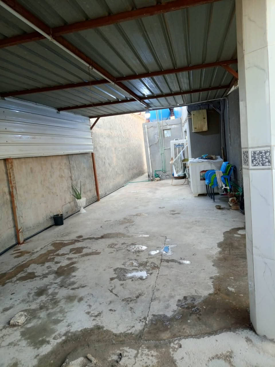 بيت للبيع
مساحة ٢٢٠ يحتوي على 
كراج  و مطبخ و هول واستقبال وغرفتين نوم ومجمع صحيات داخلية وصحيات خارجية  
المكان / عنانة الفرع المقابل لمجمع المصطفى 
السعر / 60 وقابل للتفاوض
للاستفسار / ***********

