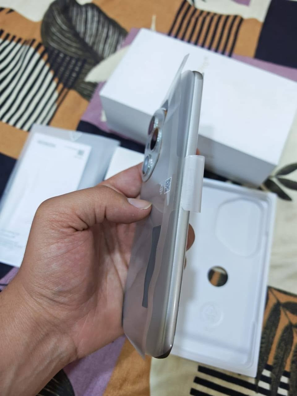 هونر 400 برو
نظافة 90% 
ذاكره 512 
عشوائية 24 
حجم البطارية 6000🔋 
وباقي المواصفات معروفه
625 وبي مجال 
***********
