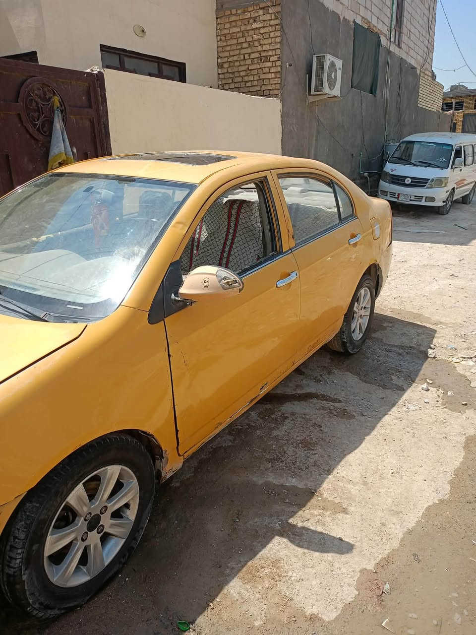 ليفان ٦٢٠ كير ومكينة كورلا اوتو .. نقصها سلف وجاهزة السيارة .. سعرها ١٥ وبيها مجال سيارة نظيفة. 
*********** اتصل وتدلل …
