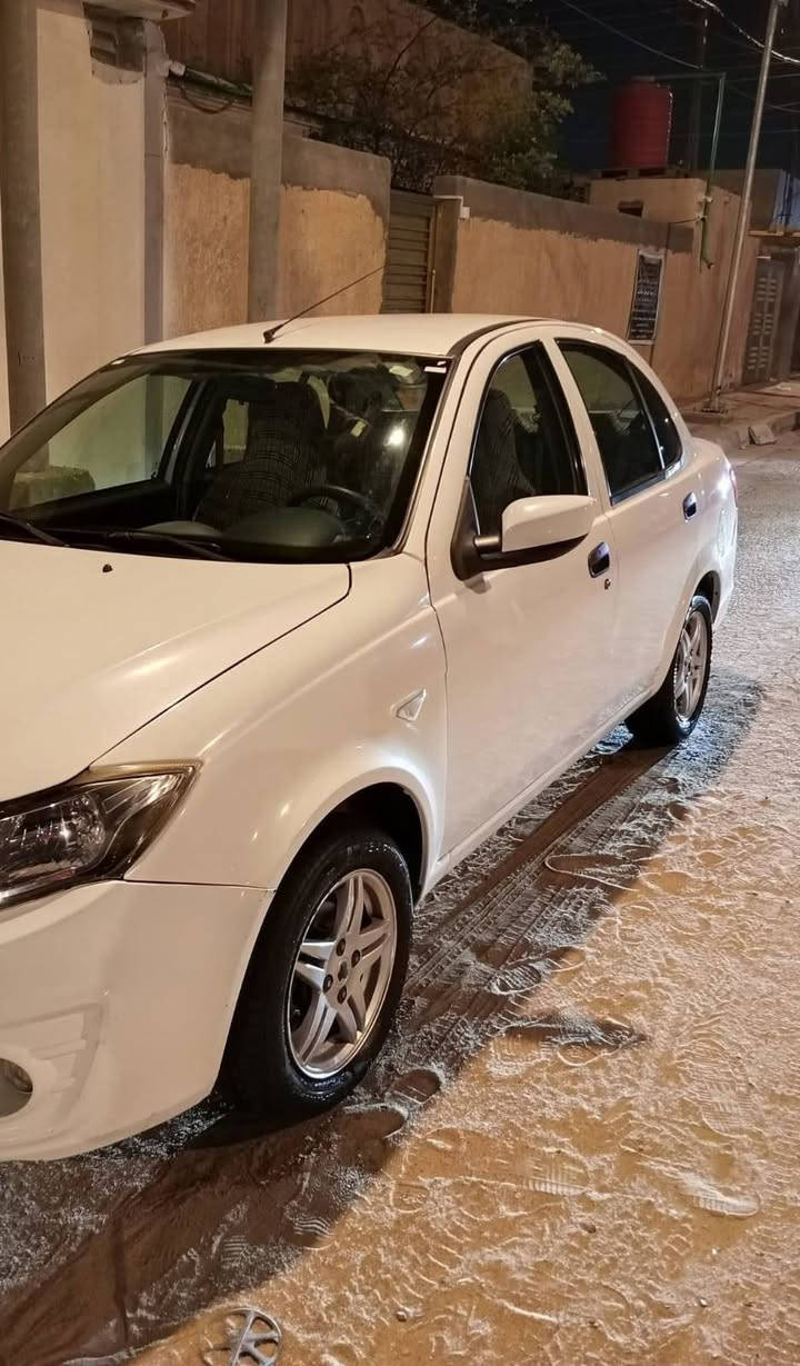 سلام عليكم سياره سايناء مويل ٢٠٢٢ اقصاد نهايتها ٢٠٢٦ اتصير حره راعيها موجود يمي مباشر وكاله السعر ٥٧وبيها مجال رقم التلفون *********** البصرة, العراق
