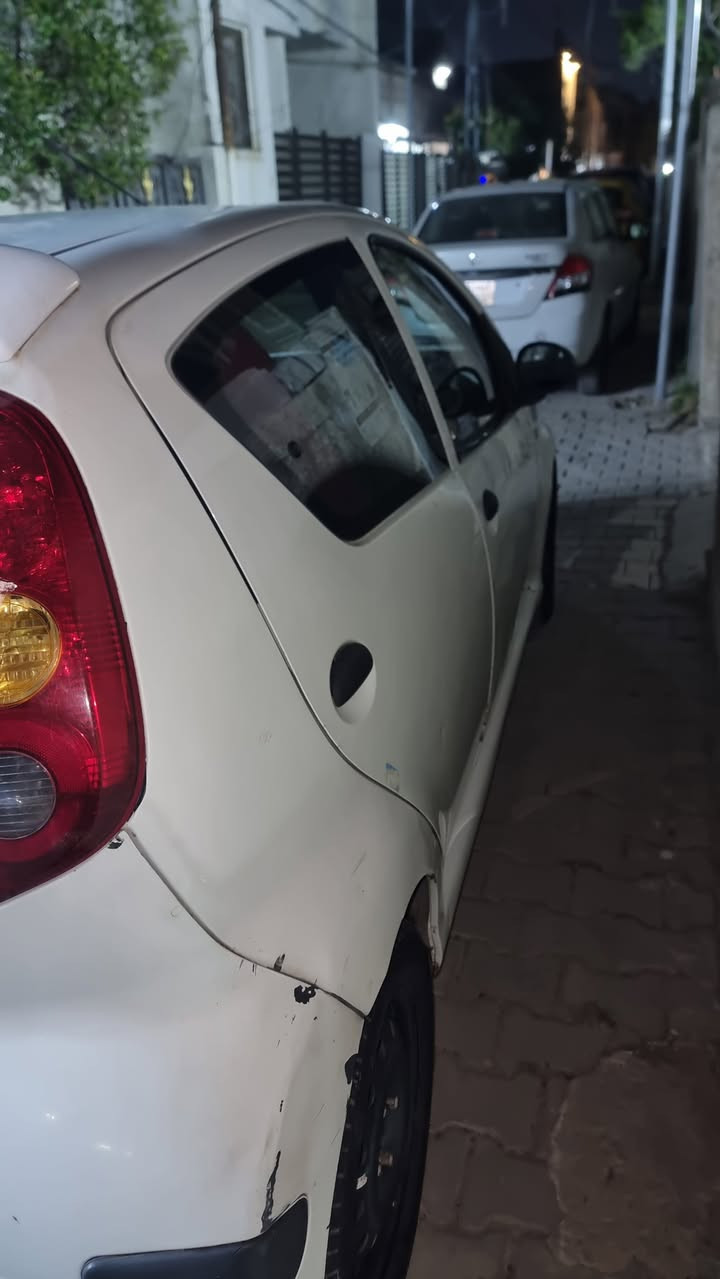 سلام عليكم
BYD f0 2013
سيارة بيهة جاملغ خلفي صبغ فقط 
كشر نضافته وسط 
تفيد لي يريد يتعلم سياقة  ويكضي مشاويرة بيها 
كير مكينه كفاله محرك  كورلا 
حساس + كامرة خلفية
كير اوتو ماتك بصمة 
تبريد ثلج 
رقم بغداد نكليزي 
مكاني بغداد الدورة 
سعر بـ  34 بيها مجال بسيط 
*********** ‎ ***********
متوفر واتساب
