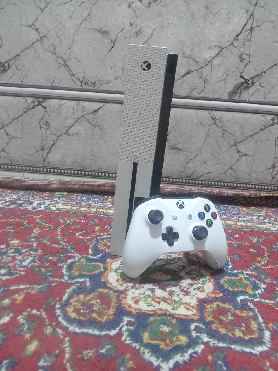 جهاز اكس بوكس ون اس للبيع
الجهاز نظيف

ملحقات كامل

جوستيك واحد اصليه

ذاكره 512GB

السعر 170لان الجهاز استعمال قليل وما مصلح ابد

مكاني ناصريه منطقه الفداء شارع المدارس

توصيل مامتوفر وحك الجيه 165الف

للاستفسار هاذه رقمي عله واتس *********** الي يريد يشتري
