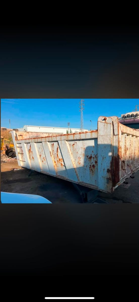 بۆفرۆشتن
بۆدی بیلاد ڕینۆیە 
زۆر پاک خاوێنە 
کامل جەگ هەموو شتێک پێوەیە 
سعرەکەیش مناسبە 
***********
***********
