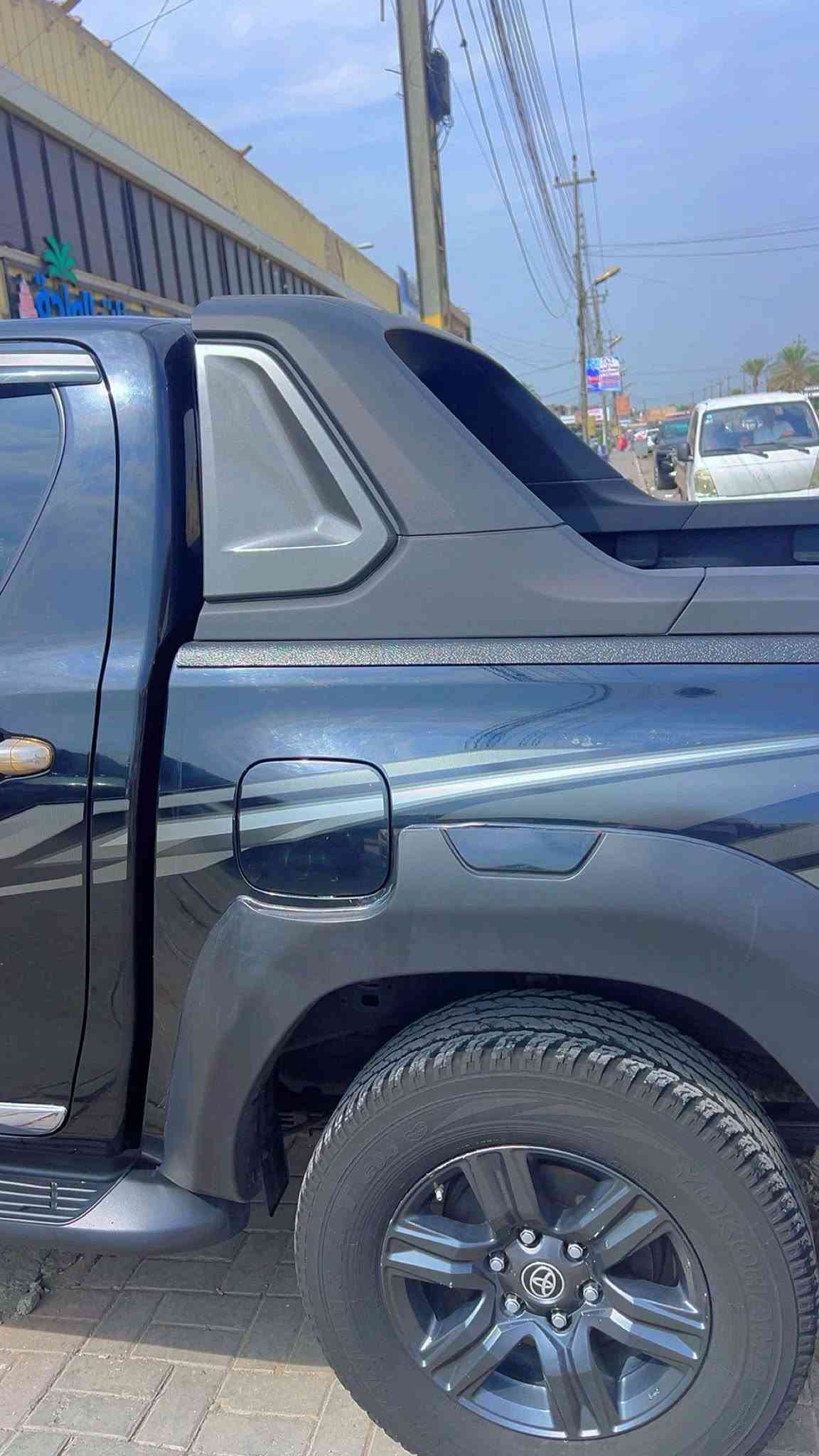 السلام عليكم 
هيلوكس للبيع 
المديل 2021
الحاله كفاله 
النوع TRD
الرقم اربيل 
كتاب تظليل بيها
سنويه جديده 
حجم المحرك V6
اللون الخارجي اسود
اللون الداخلي احمر
كامره دواره 
تايرات جديده 
سياره فول الفول 
مكانها الدوره 
الشراي يتصل ***********
