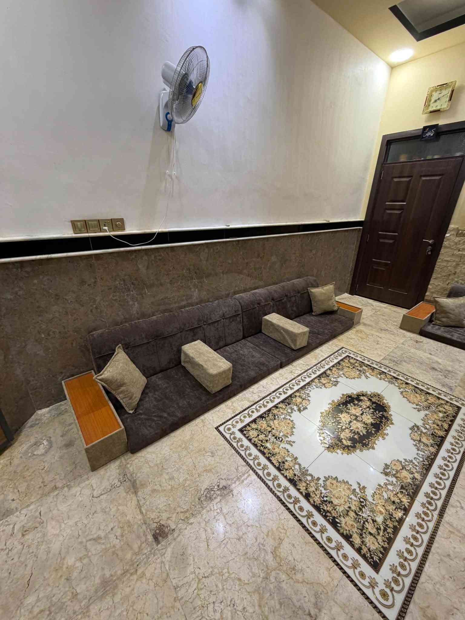 ((للهم صلي على محمد وال محمد ))
تصميم راقي يليق بمنزلك! 🏡✨

📢 تخم جديد تم تركيبه لأحد زبائننا الكرام، بتصميم يجمع بين الأناقة والفخامة!
🛋️ خامات عالية الجودة
🎨 ألوان متناسقة تناسب جميع الأذواق
🛠️ تنفيذ متقن بأدق التفاصيل

🔹 هل ترغب في تجديد أثاث منزلك؟
🔹 أو إعادة تصميم تخمك القديم ليصبح كالجديد؟

📩 تواصل معنا الآن واحصل على تصميم فريد يناسب ذوقك!
العنوان ((كربلاء ))
للاتصال 📞 ((***********))

#دوشمة_كربلاء #تصميم_أثاث #تجديد_الأثاث #فخامة_و_أناقة #تصليح_قنفات #ديكور #معمل_بروف_للاثاث 
#كربلاء #معمل_بروف_للاثاث
