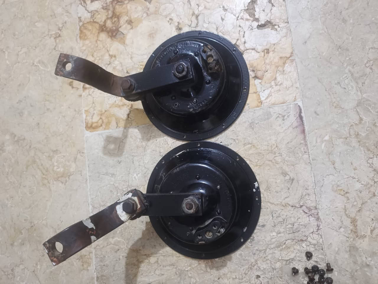 سلام عليكم هورنات جنح كنر البيع وهاض رقمي ***********

