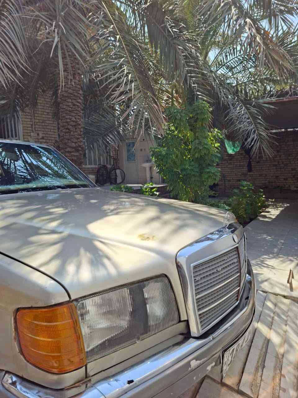رئاسي 86
مكينة وكير بطة جدد
تبريد شغال حدادية امامي خلفي جديد
كهربائيات شغالة كلها 
رقم بابل انگليزي لل2028
هزة بعدها ما منتهية 
السعر 42 عنوان نجف 
***********
