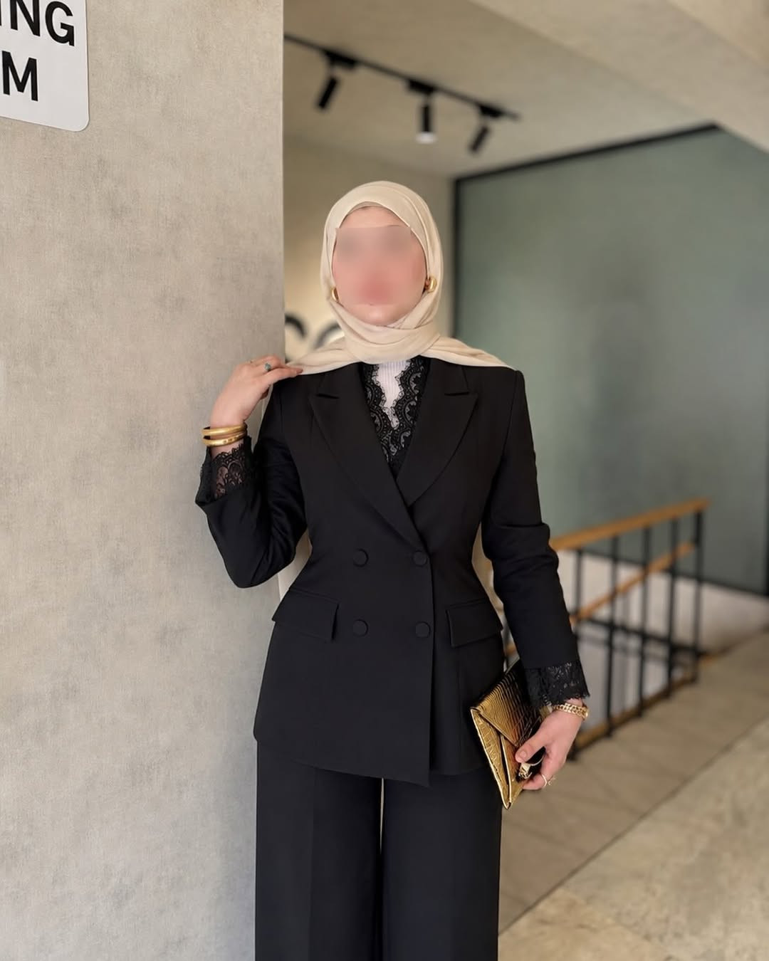 الكولكشن خريفي  غير ويانه ❤️‍🔥 

طقم قطعتين دااابل ايطالي كوالتي عالي مبطن 

السعر : (

القياس:  38 40 42 44 46 48

🔗توصيل البصره 5 💸المحافظات 8🔗

العنوان بصره بريههً شارع مستشفى النور مجمع رونزا 

#للحجز_او_الاستفسار_مراسلتنا_دايركت📩
واتساب ***********
#ازياء_رونزا #طقم #ازياء #فاشن

نص مكتوب في الصور:
- 30 الف