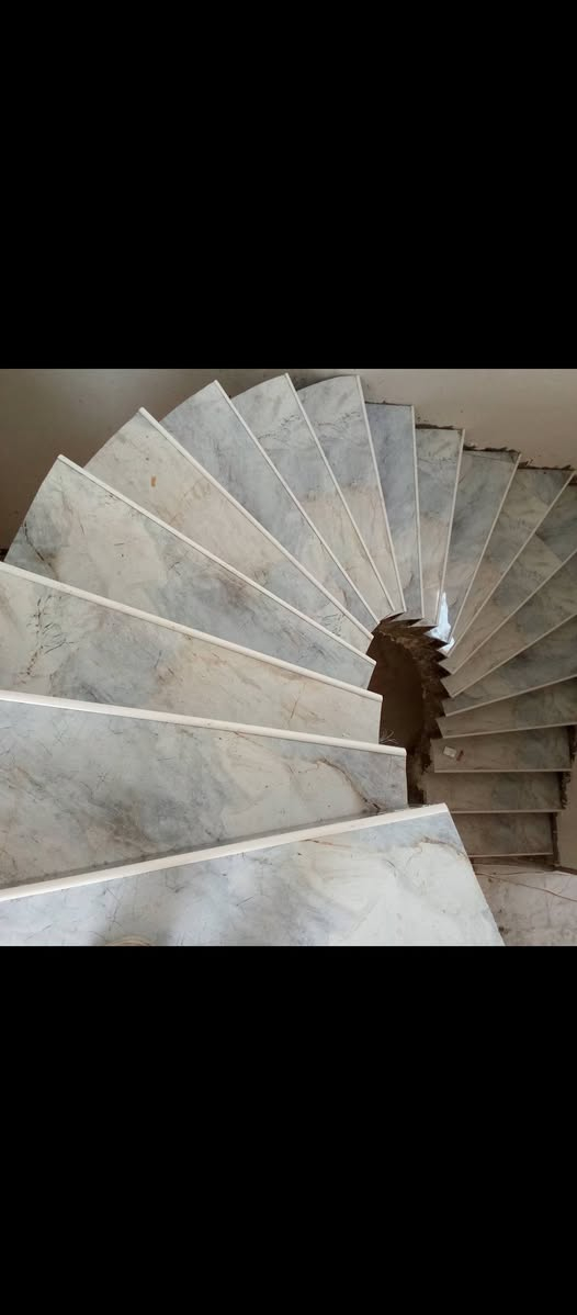 خلفه سيراميك ومرمر شغل درجه اولى متفرغ حاليا ***********
