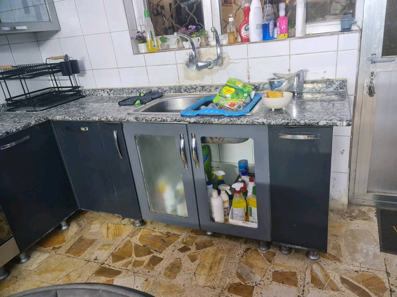 كاونترات مطبخ ام دي اف مع سطح مرمر المساحه الكليه للقطع مع الملاحق ١٠ متر وتباع مع المرشحة