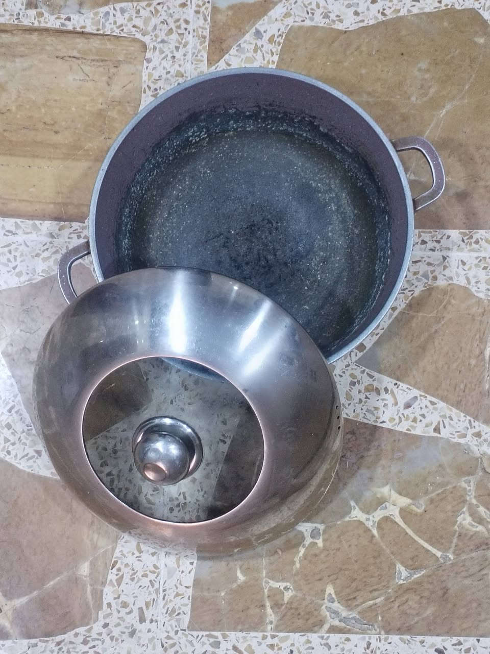 جدرين كبير ووصط ابيع الواحد ب ٦ تالاف مكاني جانب الايسر متواجد واتساب ***********
