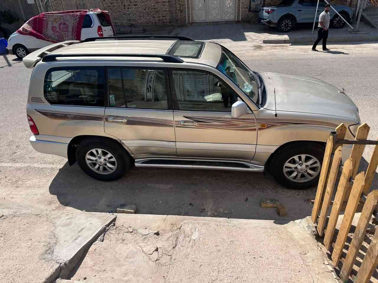السلام عليكم اخوان
سياره لاندكروز للبيع موديل 2004 محدثه السياره 2007 للتوضيح مصبوغه صبغ عام اثر شخوط وجراد سياره حلوه وفول مواصفات كشنات تدفئه تبريد تحكمات ستيرن جير اوتوماتيك فورويل سياره جديده وما جناي والعنوان بغداد حي اور قرب جامع عمار بن ياسر والسعر 98 وبيها مجال بسيط الهاتف ***********
