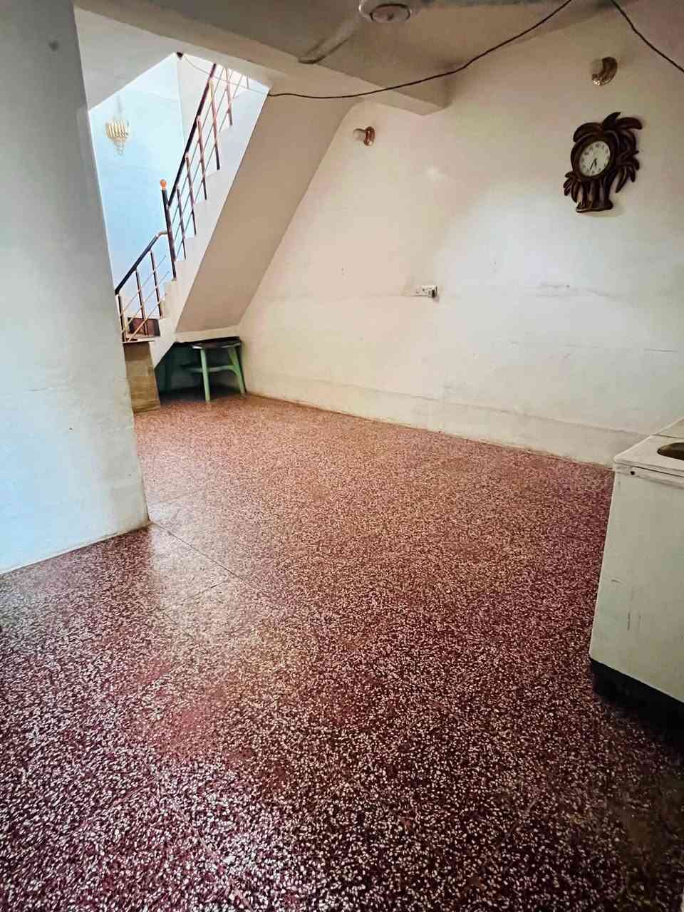 بيت الأحلام بسعر ما يتعوض! 🏠✨
دار تصميم متكامل وبناء طابوق 2024 وبسعر بلاش 
• المساحة: 100م²
• السند: 25 طابو زراعي
• الموقع: الوردية خارج – خلف معمل أبو كيرة
• الشارع: عرض 8 أمتار
• السعر: 40 مليون (وبي مجال)
📞 للتواصل: ***********
