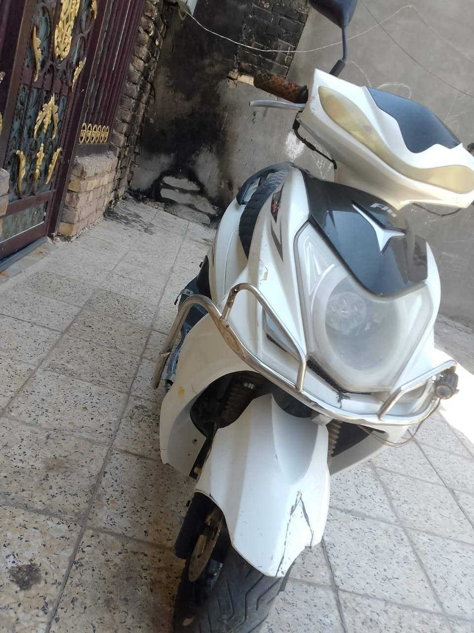 سلام عليكم   دراجه للبيع نوع ثعلب 
لون ابيض دراجه نظيفه وحلوه سعر خاص  
مكاني الدوانيه البدير   *********** شراي اتصل
