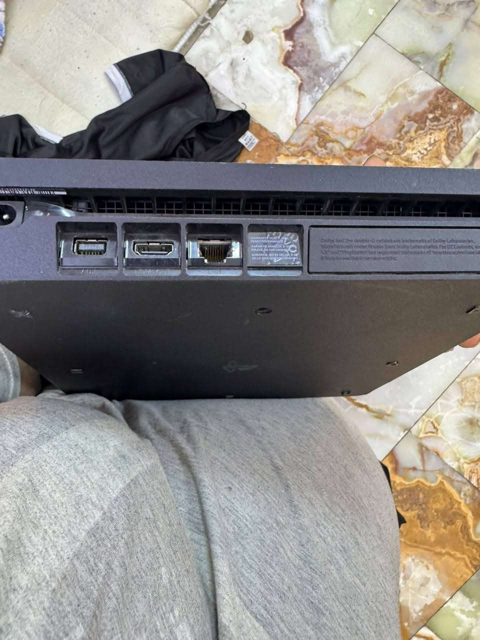 السلام عليكم شباب بلي 4 سلم 500G مهكر كامل الملحقات السعر 275 بي مجال
يحتوى على خمس العاب ردد 2 وسبايدرمان  gta5 ايام مضت 
وياه قرصين هدية
الرقم *********** فقط واتساب
بغداد 
كامل الملحقات
