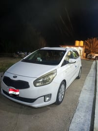 كيا كارنز موديل 14 سياره نضيفه مكفولة كفاله عامه محرك 2000 وتبريد ثلج ...
