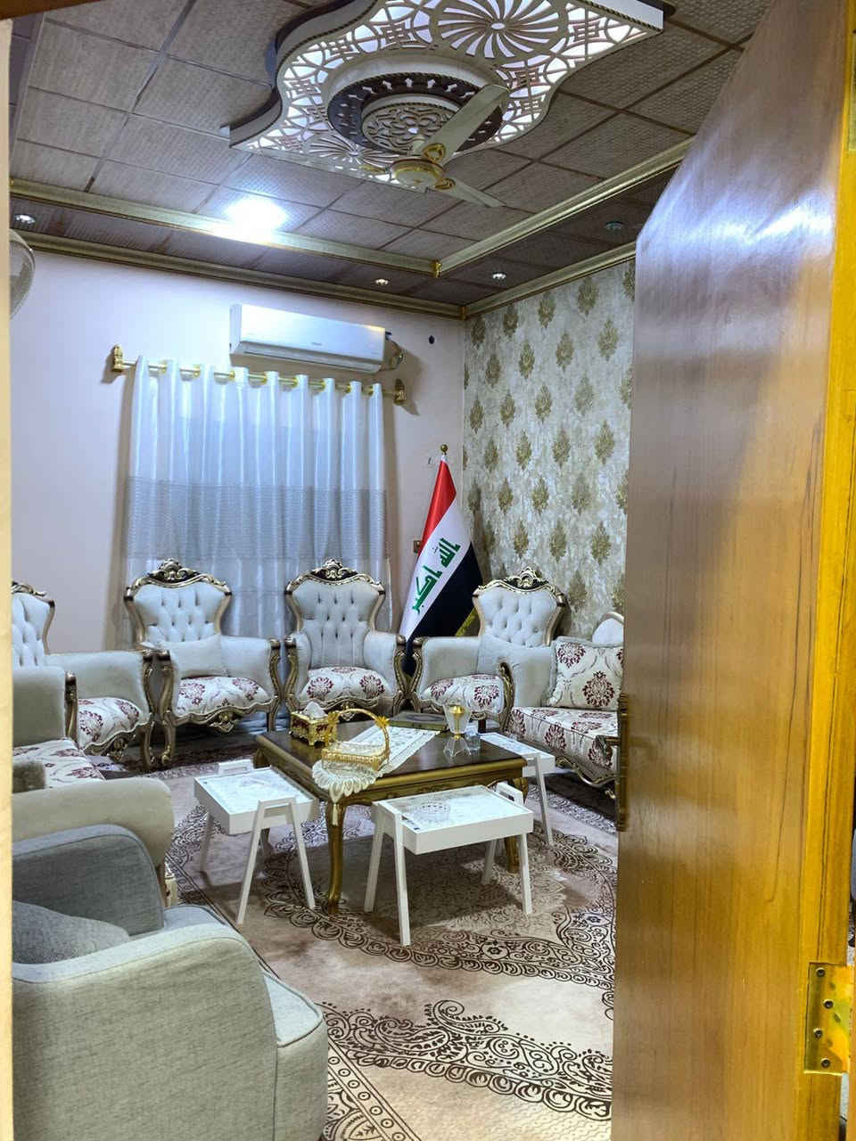 مساء الخير احبتي  بيت مساحة 200 م العنوان ابي الخصيب نهرخوز جهة شط العرب  يبعد عن الشارع السايدين ٦٠٠م نوع العقار  طابو زراعي السعر 135 مليون وبي مجال 
للاستفار ***********.📞
