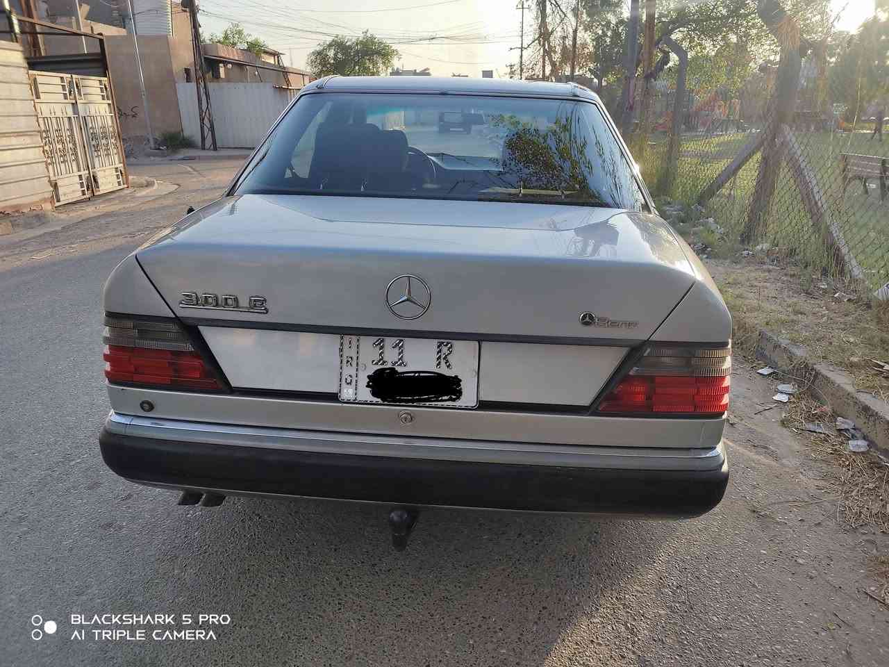 مكلف بالنشر 
مرسيدس E300 موديل 1990 السيارة بلادية مكفولة 

السعر 85 $  / رقم مالك السيارة ‏‪***********‬‏
