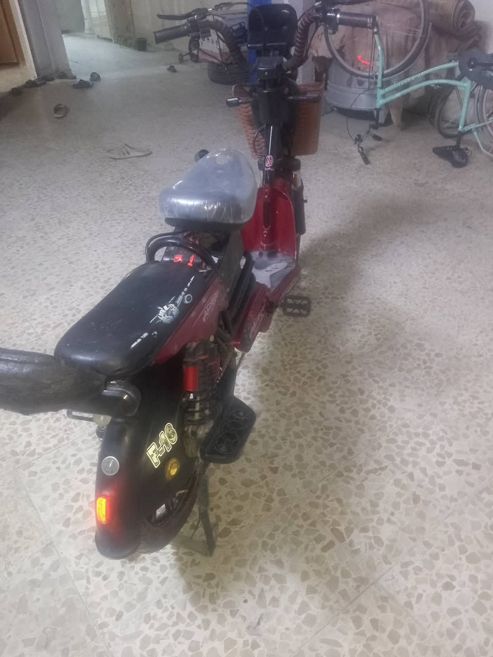 السلام عليكم
باسكل شحن للبيع حجم 20
الباسكل فول نضافه
اربع بطاريات
السعر. 240وبي مجال حك الجيه
العنوان كربلاء
الرقم. ***********
