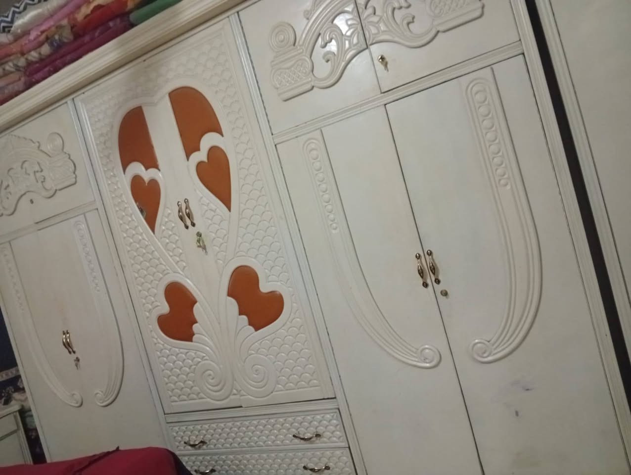 غرفة نوم عراقيه نضيفه
للبيع السعر والتفاصيل خاص 
او للاستفسار عل رقم 
%***********
