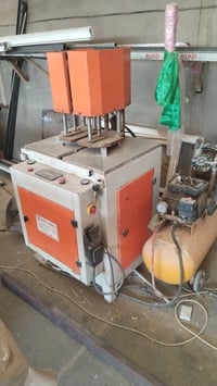 معمل pvc لبيع نظيف جدا رقم الهاتف 07816765899