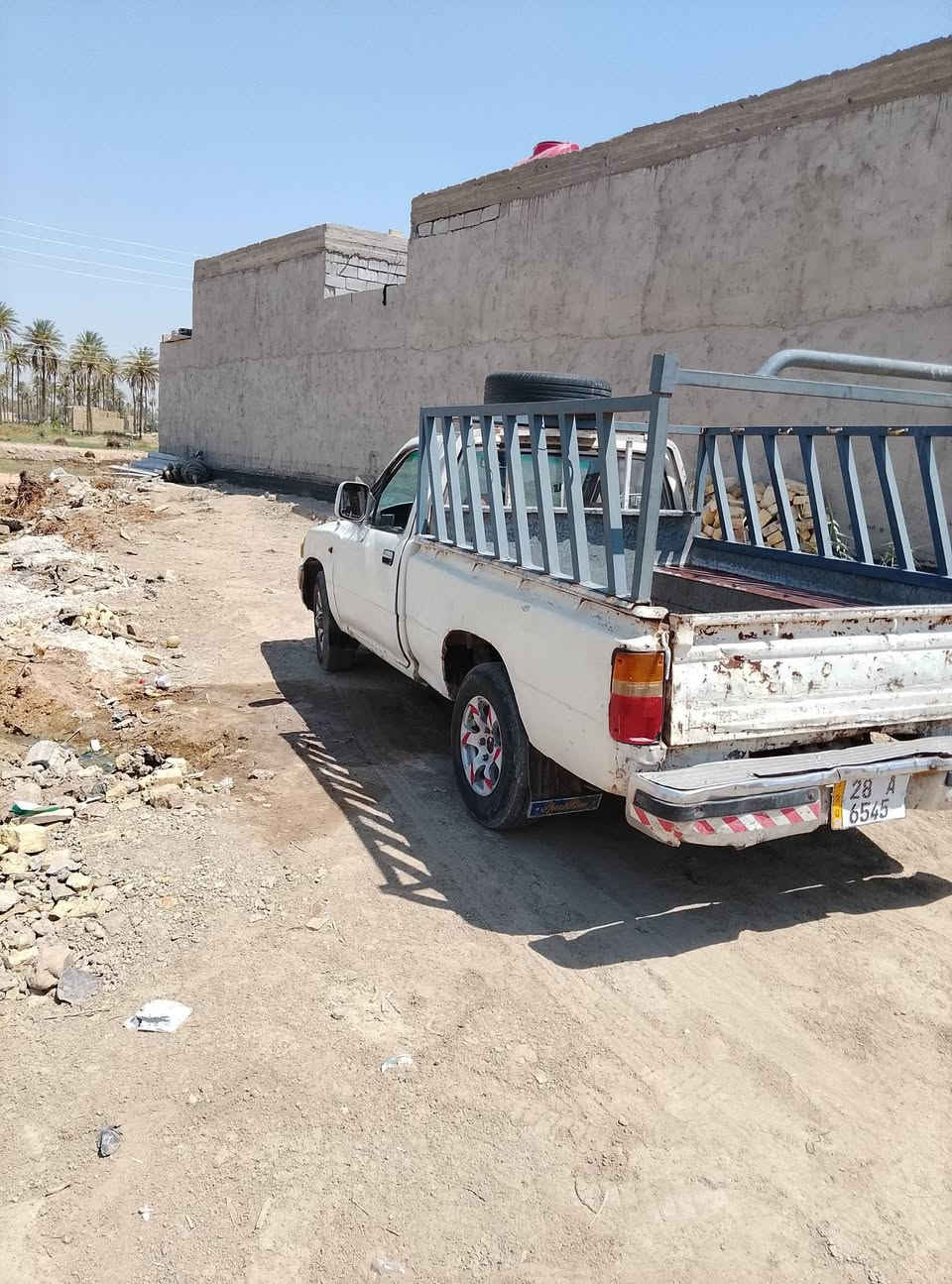 السلام عليكم سياره بيكم تيوتا 89 بسمي سنويه ل 31 بيع مستعجل الاستفسار***********
