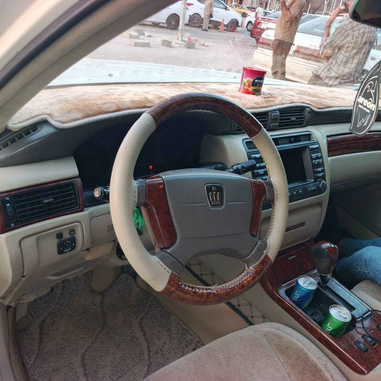 سلام عليكم ملكه موديل٢٠٠١رقم كركوك نكليزي السنويه٣٠  بسمنه مكفوله من الضربه وصبغ ومحرك ديفور ٣ دكم سياره جديده البيع و مراوس السعر ١٣٥ بيه مجال ***********تصل و ***********
