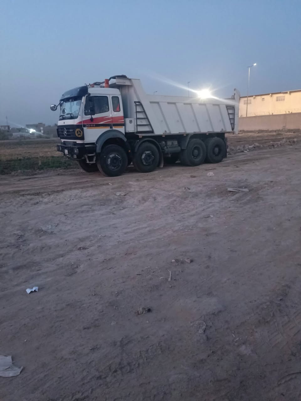 سلام عليكم
عكرب البيع بلادي موديل 95 رقم بغداد انكليزي مكينه 44 كير 220شاصي 35 مكفولة كفالة عامة  تليفون *********** 

***********
