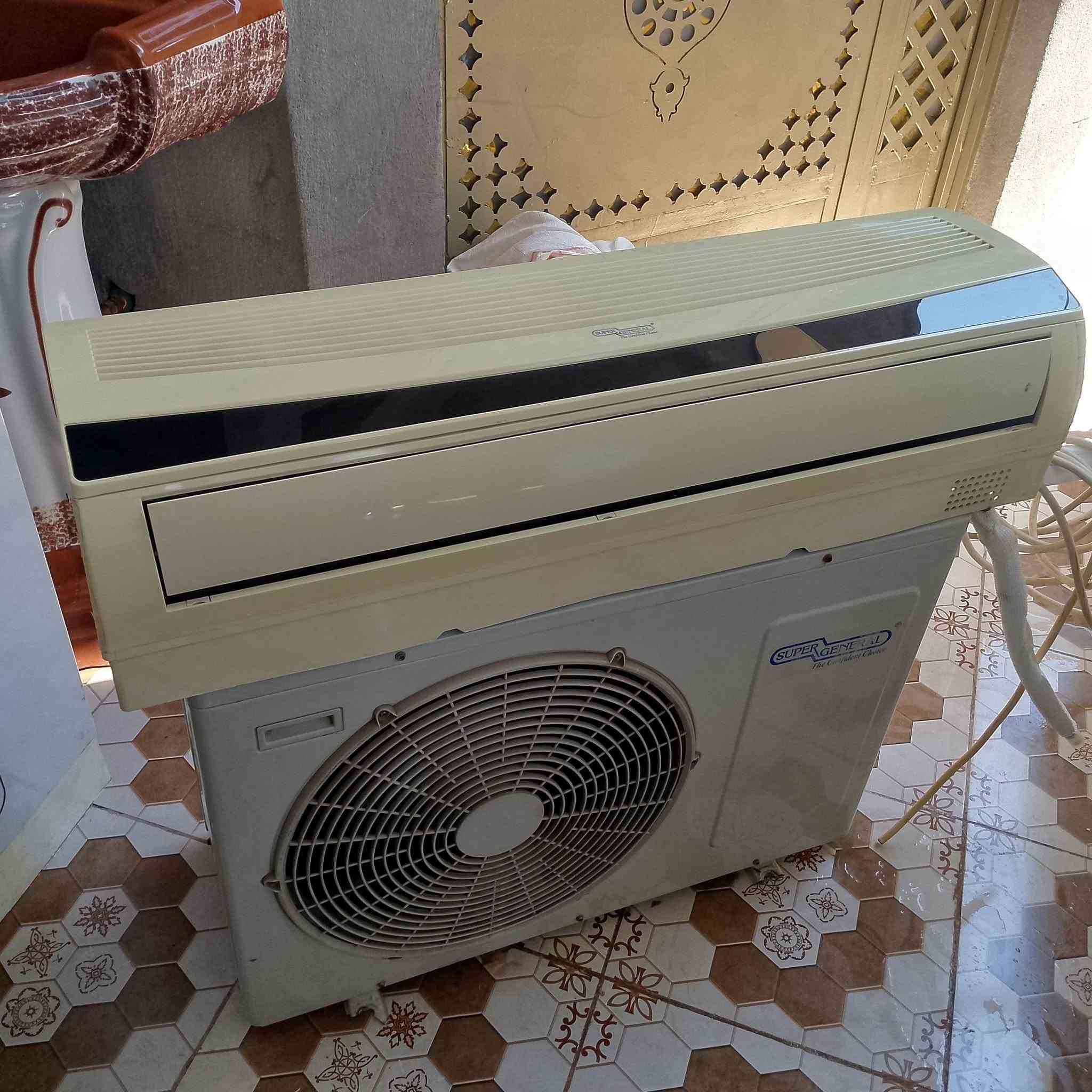 لبيع طن ونص كلش جديد عل فحص سعر 225لطيفيه حي سلام ***********
