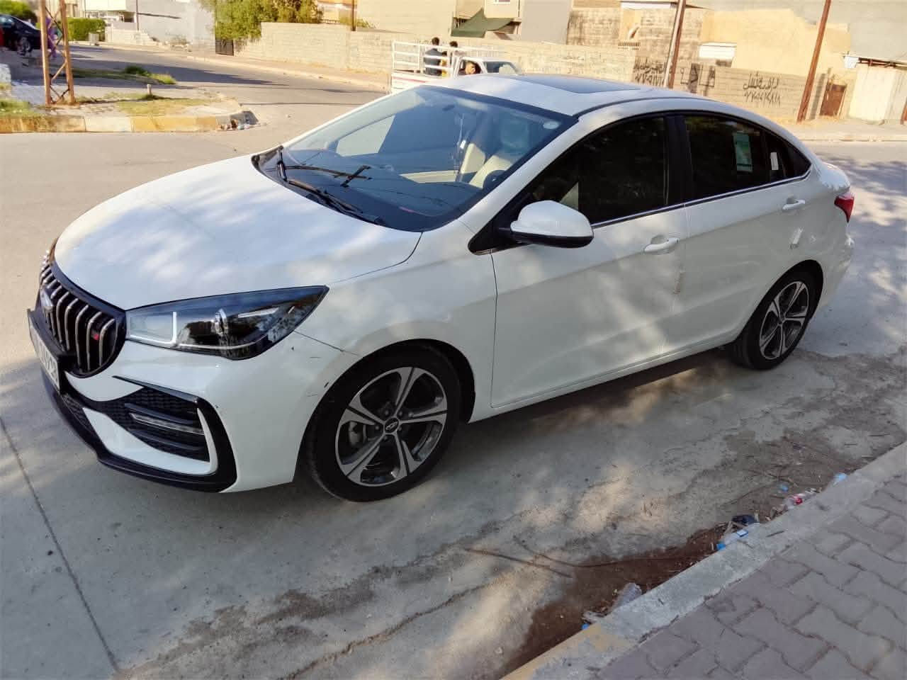 للبيع اريزو 5 فول مواصفات مكفوله من كلشي
ماشي 14 
سقف سلايت 
مرايه كهربائية 
نظامين اقتصادي و سبور 
السعر 117 وبها مجال رقم ***********
