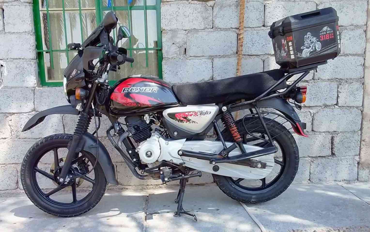 سلام عليكم بوكسر مديل 23رقم وسنويه لوحات نكليزي موجودات بس ما شادهن مكينه برغي ما مفتوح بيه دراجه كفاله عامه ما نقصه لو برغي ونضفه كدامكم دراجه باسامينه تحويل ثاني يوم او حسب الاتفاق مكان تاجي سبع البور السعر 2800وبيه مجال لشراي اتصل براعيه *********** ابو ماجد
