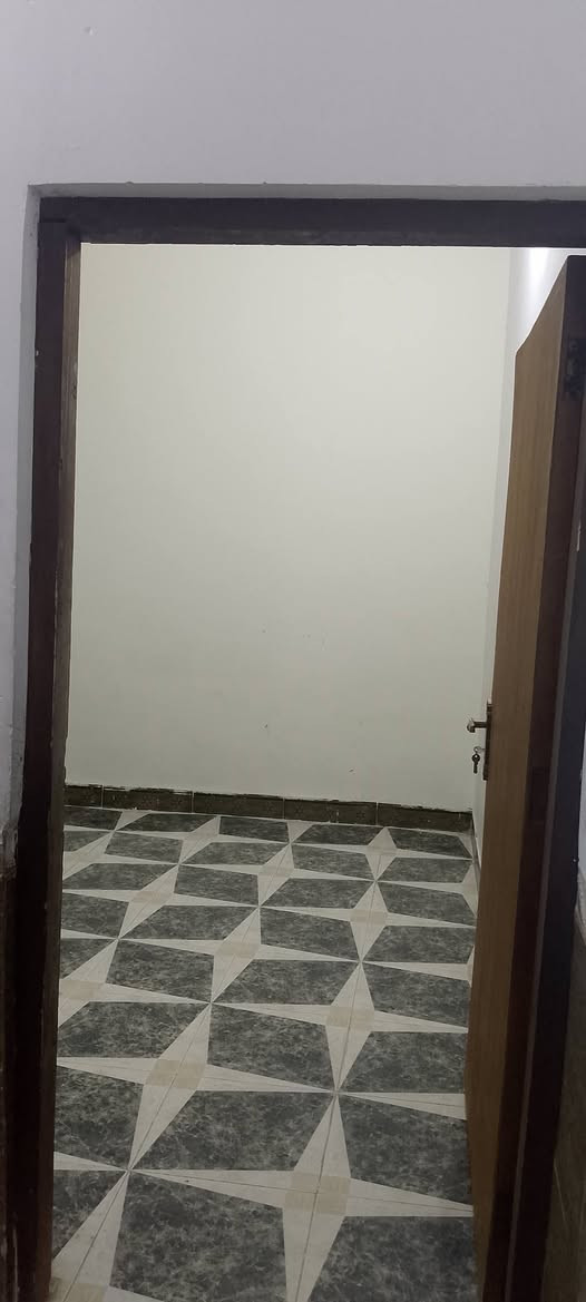 دار للبيع المساحه 100 متر الوجهيه 5 والنزال 20 القادسيه
قطعه 500 السعر 68 ابي مجال 
***********
***********
