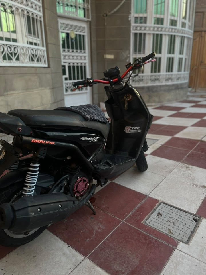 سكنس ٥٨ بلادد
برغي ما مفتوح بيها 
بيها غراض خير من الله 
١٥٠٠ وبيها مجال بسيط 

حله/***********
