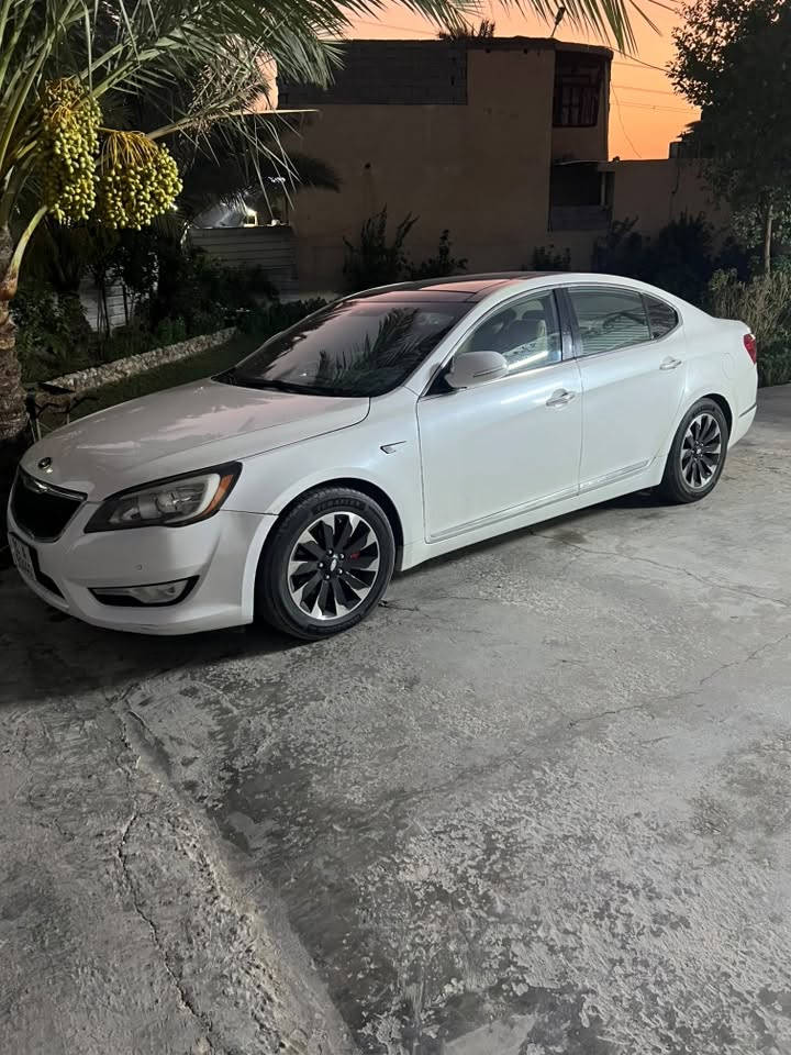 kiA-GADENZA-SXL-v6-مكينه3500-خليجي 2011موديل فول اعلى فىه في الكادنزا بانوراما كامل بصمه حساسات كامرات دبل جاهزه وكلشي فيها ان  شاءالله كامل تخم تاير باتري تبريد لايتات منضومه صدر كامل تخم درايم شفت اصلي وكاله بيها صبغ  حزام بدون حادث طخات ونواعم فقط ابيض صدفي والكل تعرف الصدفي اجمل لون السعر 100ورقه ماترهم مراوس ولا قصط  سنويه باسمي جديده تحويل ثاني يوم  رقم الهاتف *********** مكان السياره بغداد ابوغريب
