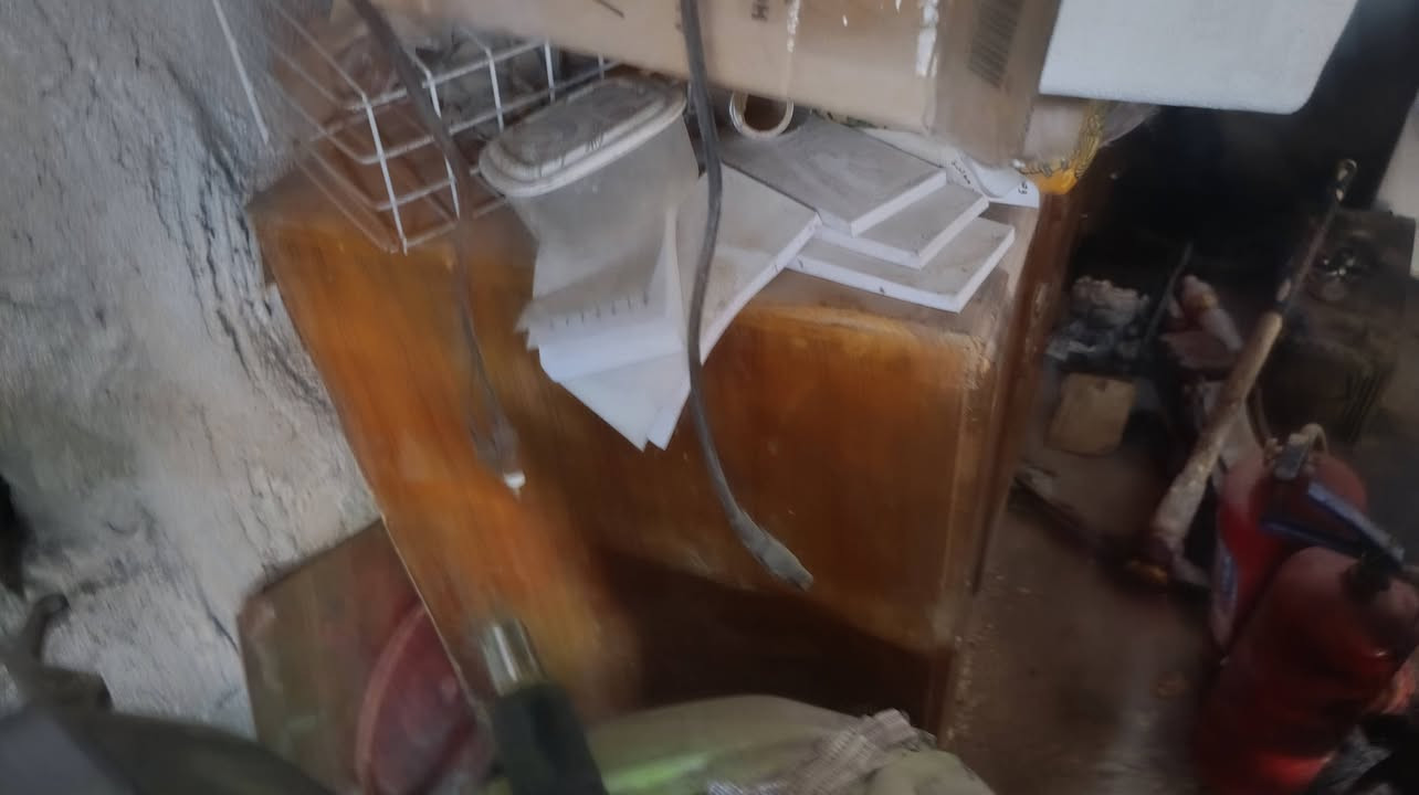 يا الله بوفيه ام خمس بيبان  ستعماله قليل ونضيفه بس يراتله ترتيب لين متروكه صاله سنه مامستعملينه سعره 100وبيه مجال قليل مكاني كربلاء شهداه سيف سعد رقكي ***********
