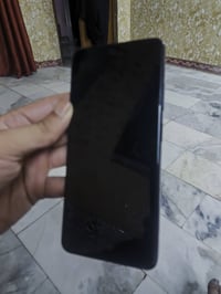 ريلمي 14x 5G • ٢٥٦ جيجابايت • الحلة تقاطع الثورة