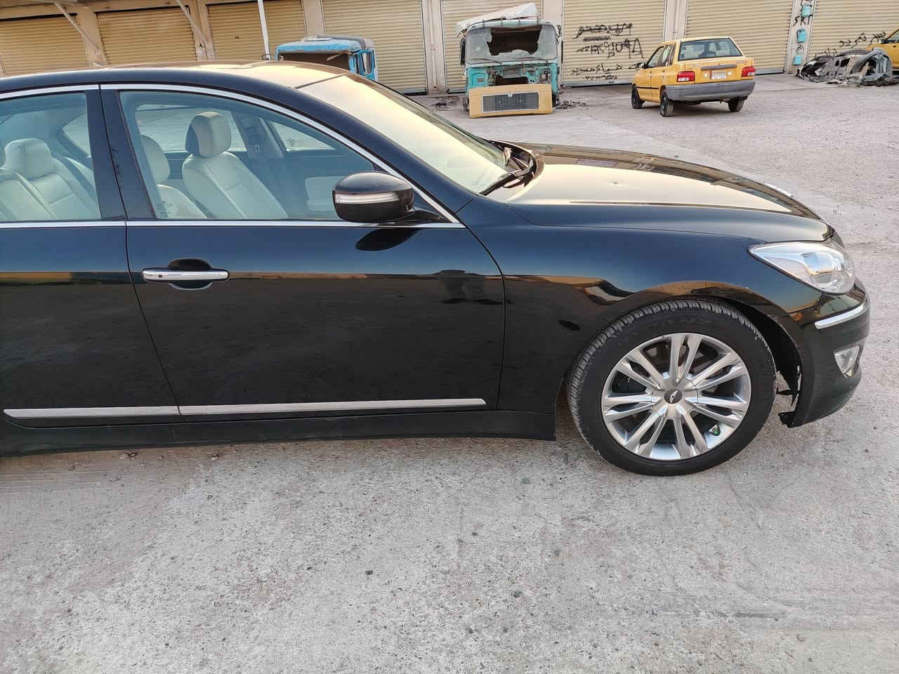 السلام عليكم من رخصه الادمن جنسيسز 2013 وارد أمريكي للبيع حادثها جاملغ امامي مبدل وشوي من البنيد بارد  والجاملغ الخلفي بي بارد رقم بغداد تحويل ثاني يوم ممشى 80 الف جاهزه السياره بس بيها خربطه خفيفه مانعرف شنو السبب اتصال مكلف بالنشر مكانها العمارة ميسان اتصال عالرقم *********** اتصال أو واتساب
