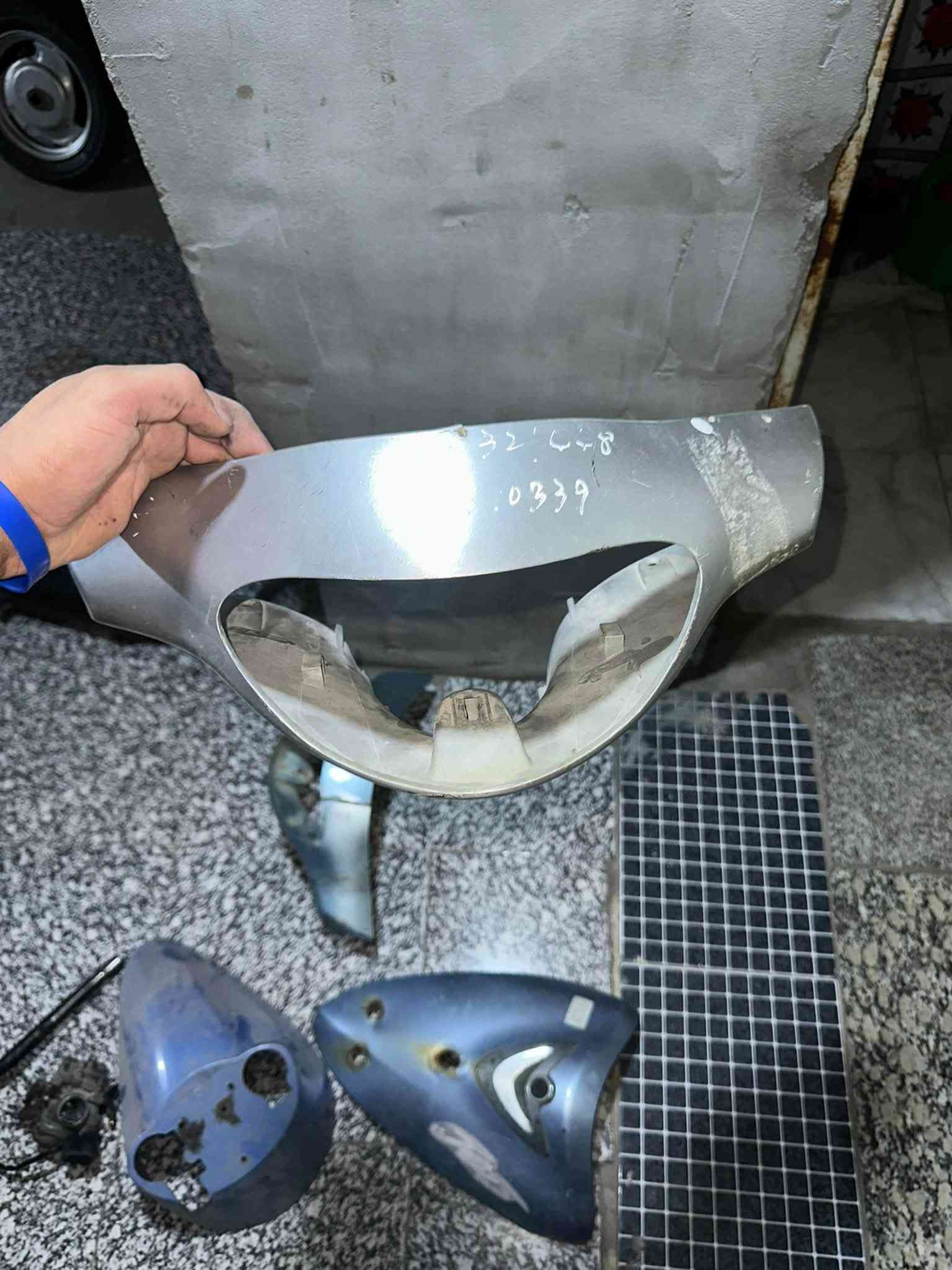 سلام عليكم شباب غراض ماكس للبيع اسعار مناسبه وسعار ثابته شباب بدون مداهر وبدون زعل
1ويلات ماكس قجمه امامي هنا وتايرت التك عل15
2كزوز اف ام ب15 
3كزوز كاتم ب15
4كابريته ماكس باله شغال ب15 الوحده 
5كفر قجمه سمائي كامل ب25
6سكان قجمه حربي ب10
7بطاله سوبر ب10
المكان بصره قبله ***********
