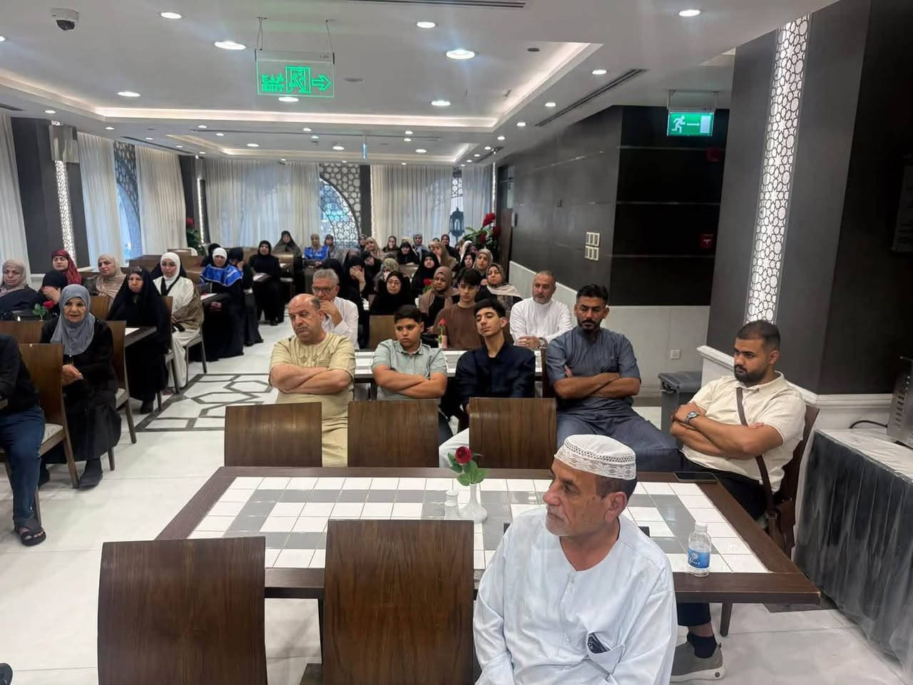 التوثيق الصوري لحملة المستجار للحج والعمرة والزيارة رحلة 9/18. محاظرة الارشاد لمناسك واعمال العمرة المفردة   في المدينة المنورة.  
رحلتنا القادمة بتاريخ 9/28  ان شاءالله 
للاستفسار ***********   ***********

نص مكتوب في الصور:
- 组图